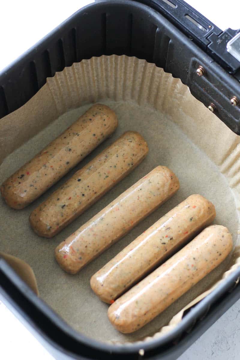 raw uncooked chicken sausages in air fryer
